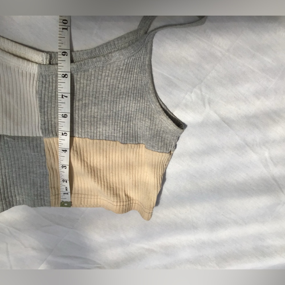 Gray and Cream Ribbed Crop Top - Picture 6 of 6
